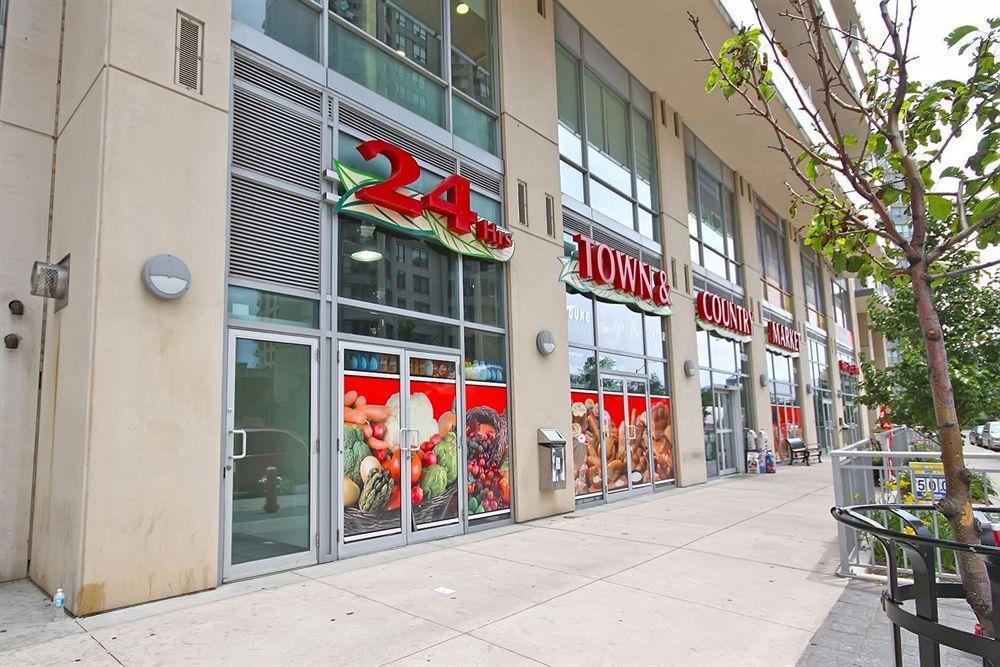 Executive Stay At Ovation Square One Mississauga Esterno foto