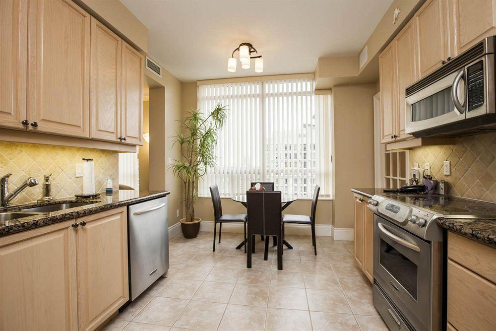 Executive Stay At Ovation Square One Mississauga Esterno foto