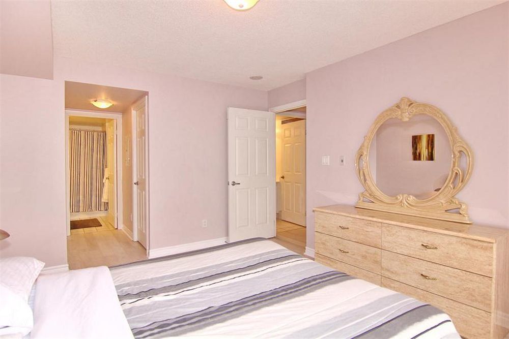 Executive Stay At Ovation Square One Mississauga Esterno foto