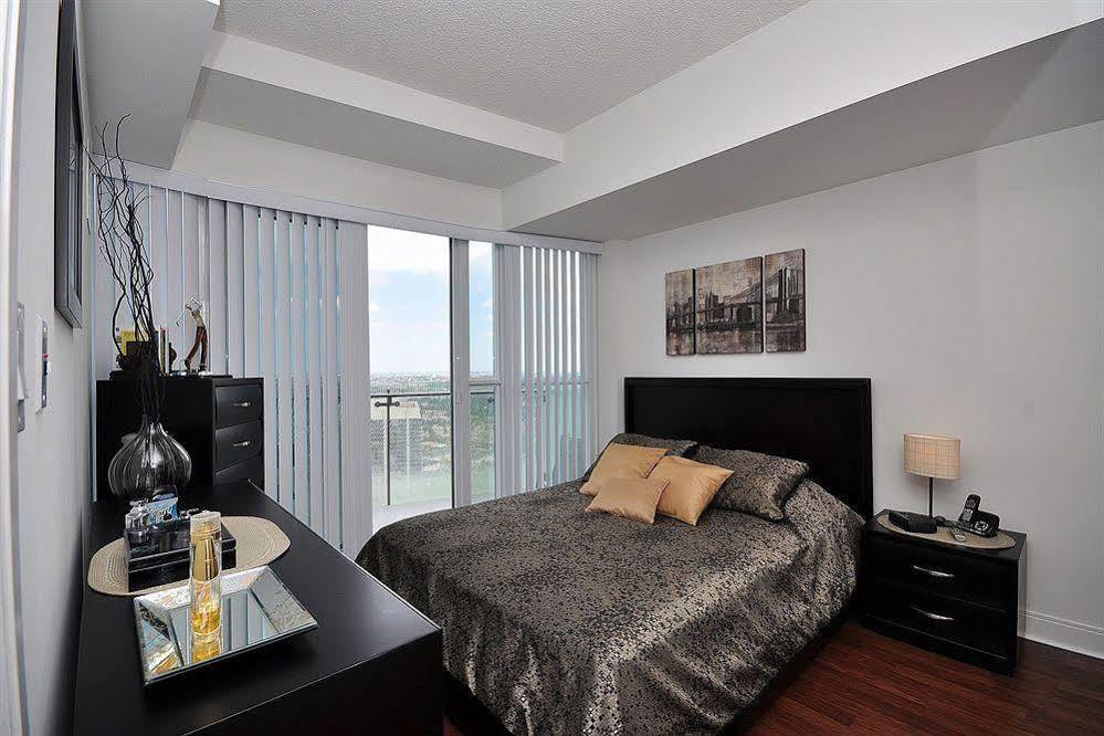 Executive Stay At Ovation Square One Mississauga Esterno foto