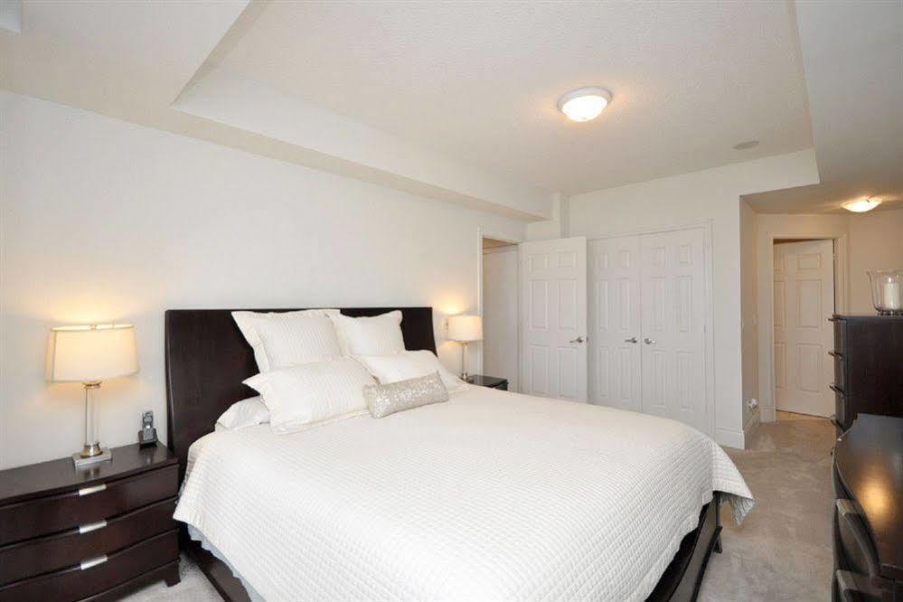 Executive Stay At Ovation Square One Mississauga Esterno foto