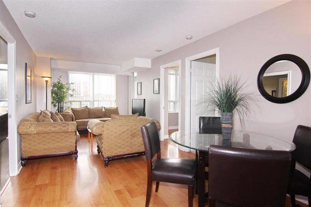 Executive Stay At Ovation Square One Mississauga Esterno foto
