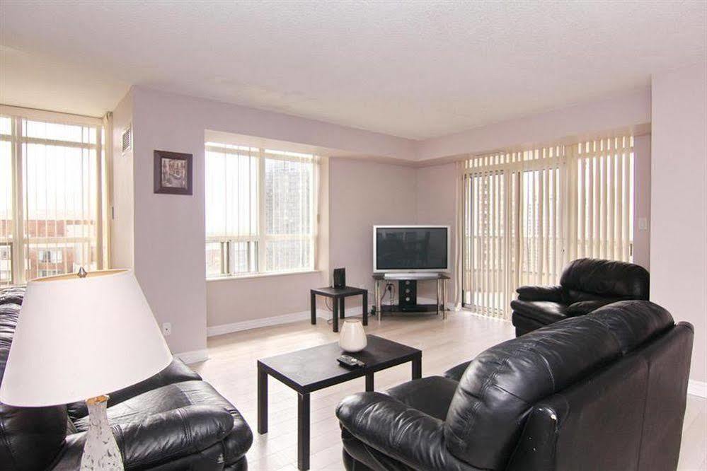 Executive Stay At Ovation Square One Mississauga Esterno foto